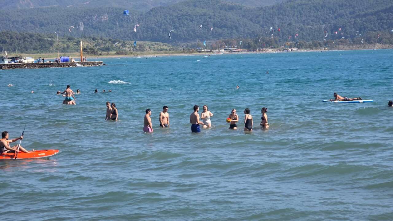 Sakin Kent Akyaka’da Gündüz Sahile Masa-Sandalye Düzeni Mavi Bayrak Kriterlerine Göre Sürecek 7